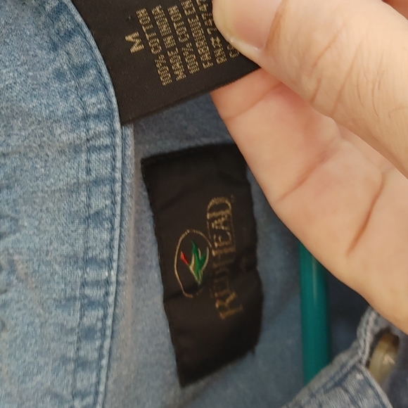 Short sleeve Size M Button down - Picture 2 of 6